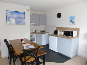 Appartement rénové 2023 à Valfréjus, 2 pièces pour 4 personnes, balcon, près des pistes - FR-1-561-62